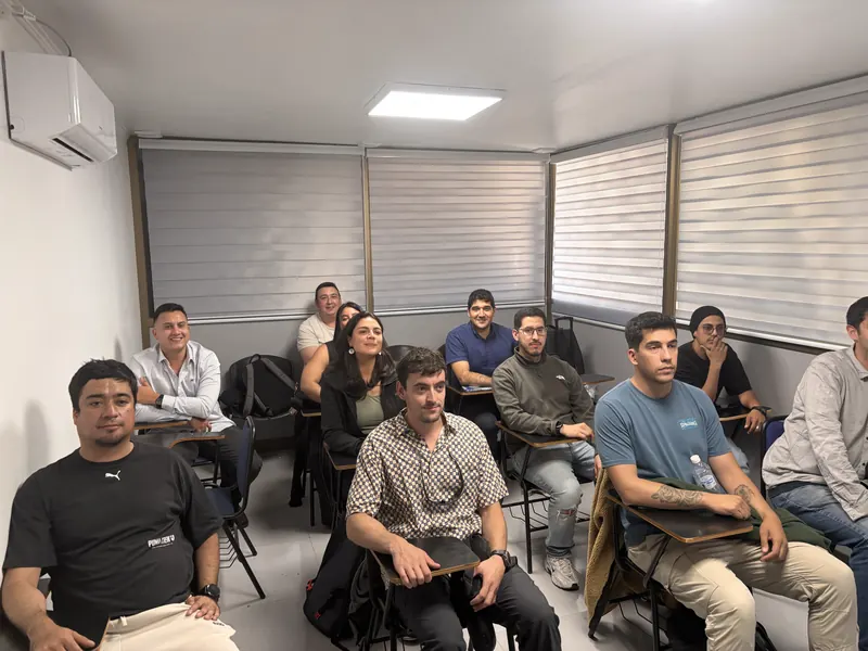 Alumnos en clase teórica